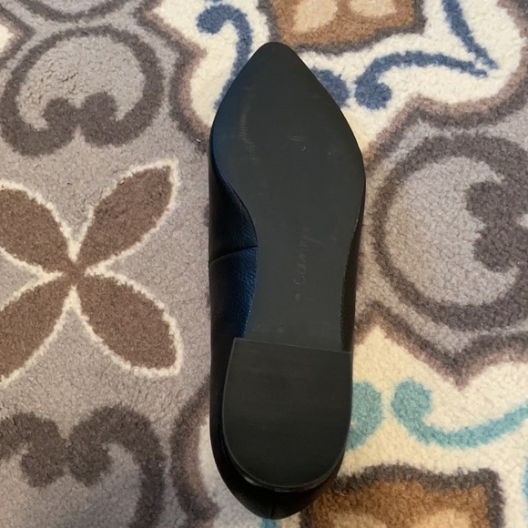 Brand new Calvin Klein flats - Picture 3 of 3
